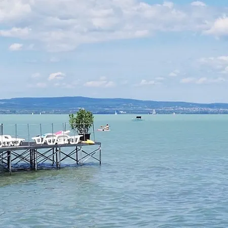 Hullam Udulopark - Bird's-nest Apartman Apartment Balatonoszod