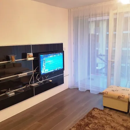 Hullam Udulopark - Bird's-nest Apartman * Balatonoszod
