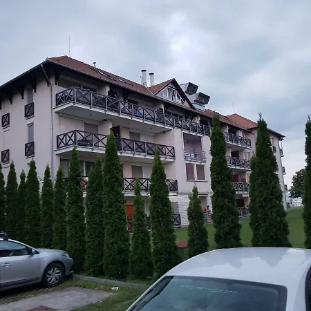 Hullam Udulopark - Bird's-nest Apartman * Balatonoszod