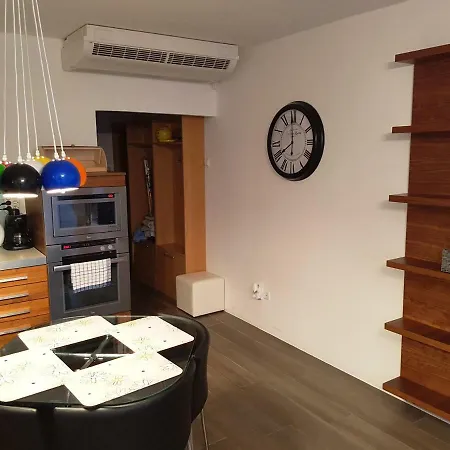 Hullam Udulopark - Bird's-nest Apartman 鲍洛托内瑟德