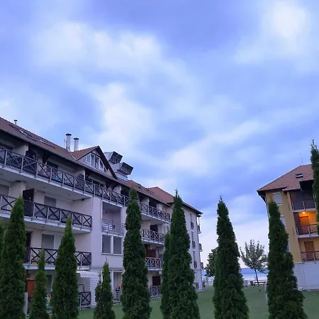Hullam Udulopark - Bird's-nest Apartman * 鲍洛托内瑟德